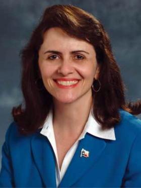 Photo of Elsa Murano 